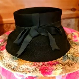 Bullock's of Los Angeles  Black Felt Satin Hat Bow Netting Veil Vintage 22.5 EUC